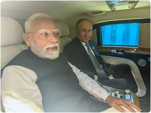 PM मोदी और पुतिन की वो तस्वीर, जो चीन में सोशल मीडिया पर बटोर रही सुर्खियां