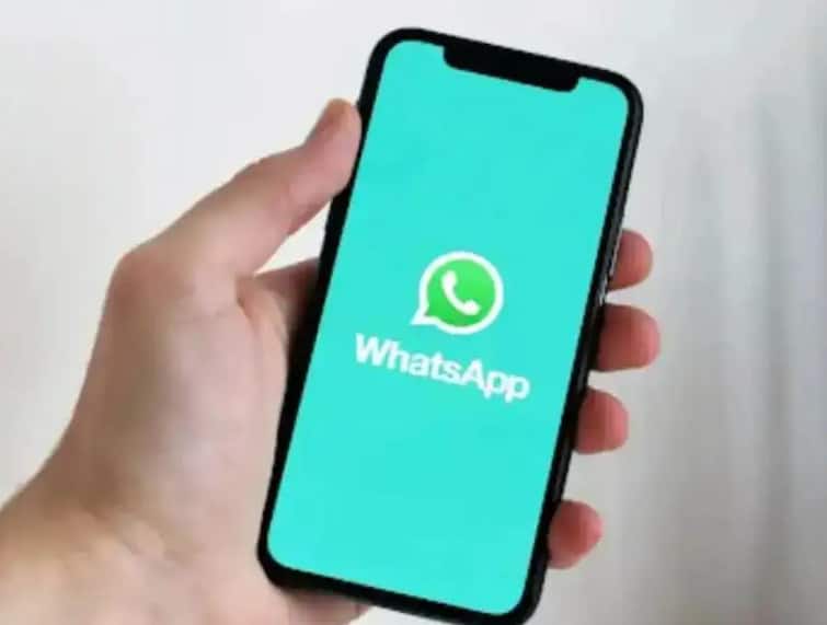 WhatsApp Liquid Glass design iOS 26 iPhone 17 all you need to know iPhone 17 सीरीज़ से बदलेगा यूजर्स का चैटिंग एक्सपीरियंस, WhatsApp में आएगा Liquid Glass इंटरफेस