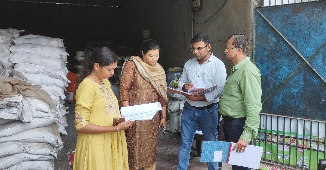 अनियमितता मिलने पर दो कीटनाशक विक्रेता प्रतिष्ठानों को कारण बताओ नोटिस TODAY TOP NEWS