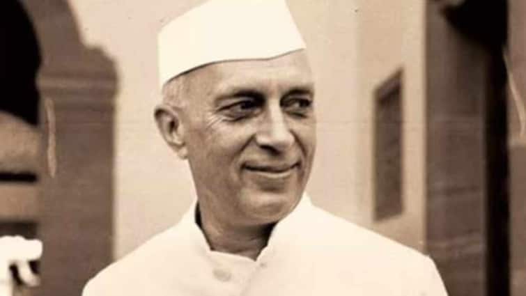 jawaharlal nehru first official residence historic bungalow sold in lutyens delhi for 1100 crore नेहरू का ऐतिहासिक बंगला बिका, जानें कितने में बिका और किसने खरीदा गांधी फैमिली का पुश्तैनी मकान?