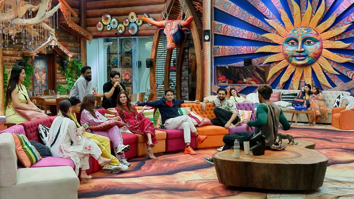 बिग बॉस 19 का सबसे अमीर कंटेस्टेंट कौन? नेट वर्थ जान तान्या मित्तल की निकलेगी हेकड़ी TODAY TOP NEWS