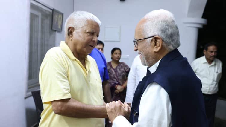 Joint Candidate for the post of Vice President Justice B Sudarshan Reddy met With Lalu Prasad Yadav लालू यादव से मिले उप राष्ट्रपति पद के उम्मीदवार जस्टिस बी सुदर्शन रेड्डी, क्या हुई बात?